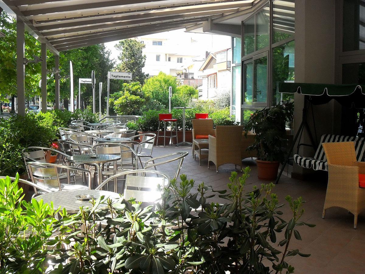 רימיני Hotel Etoile מראה חיצוני תמונה