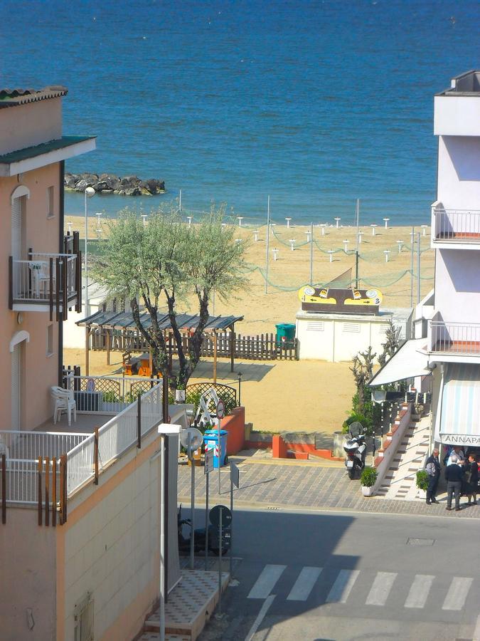 רימיני Hotel Etoile מראה חיצוני תמונה