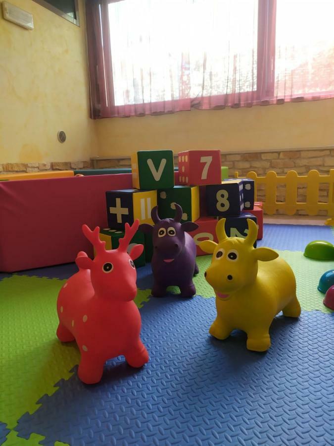 רימיני Hotel Etoile מראה חיצוני תמונה