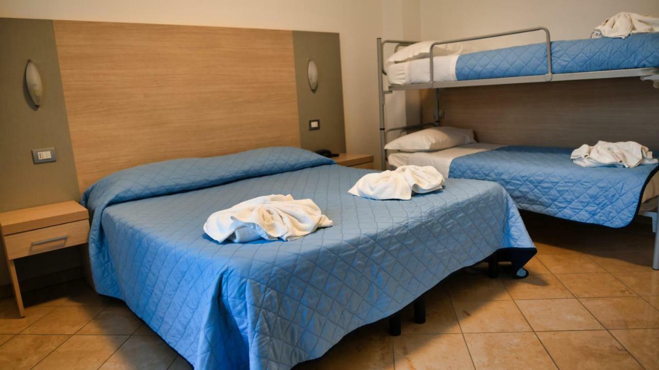 רימיני Hotel Etoile מראה חיצוני תמונה