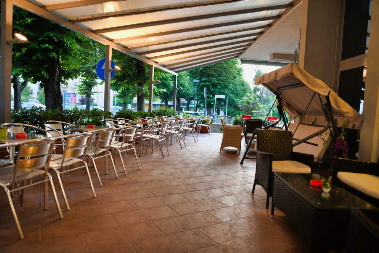 רימיני Hotel Etoile מראה חיצוני תמונה